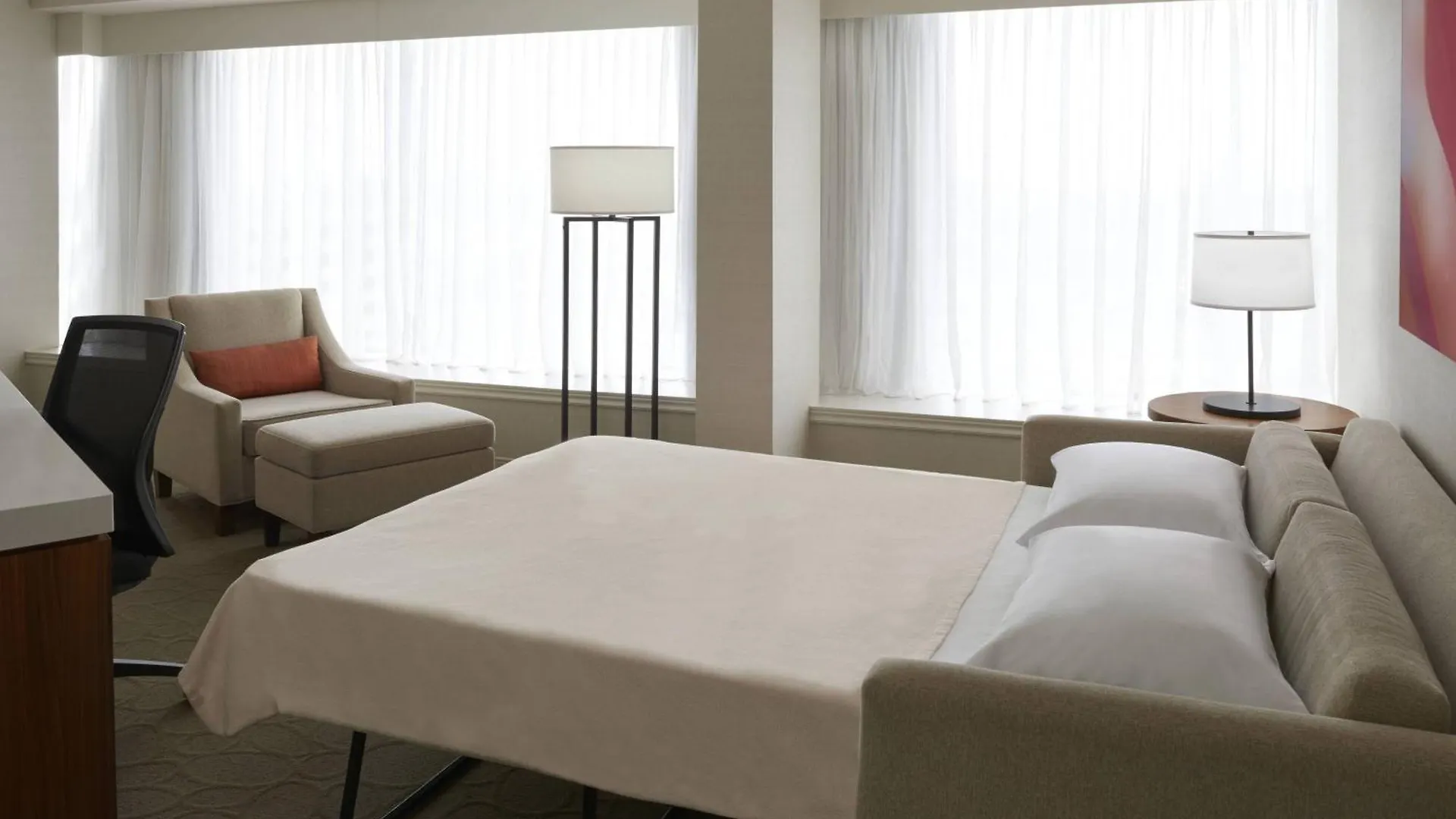 デルタ ホテルズ バイ マリオット トロント エアポート ＆ カンファレンス センター 4*,  カナダ