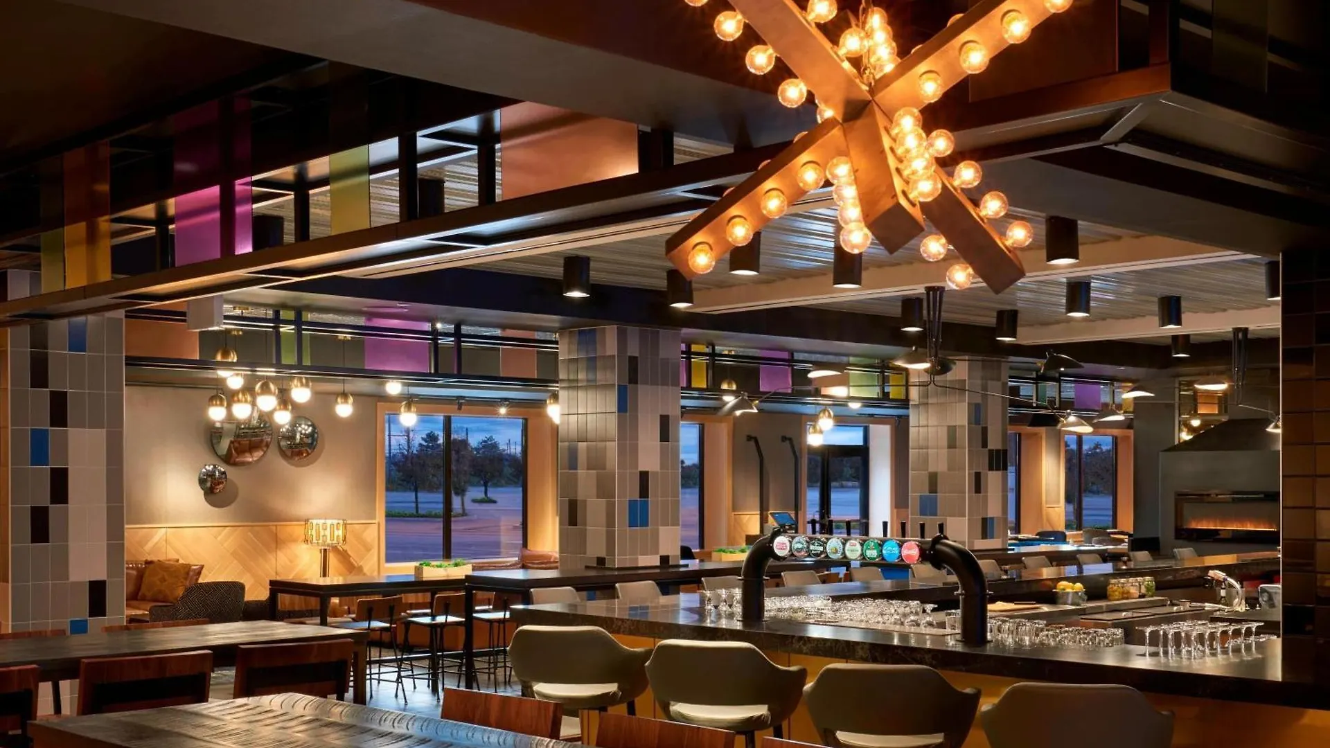 デルタ ホテルズ バイ マリオット トロント エアポート ＆ カンファレンス センター 4*,  カナダ